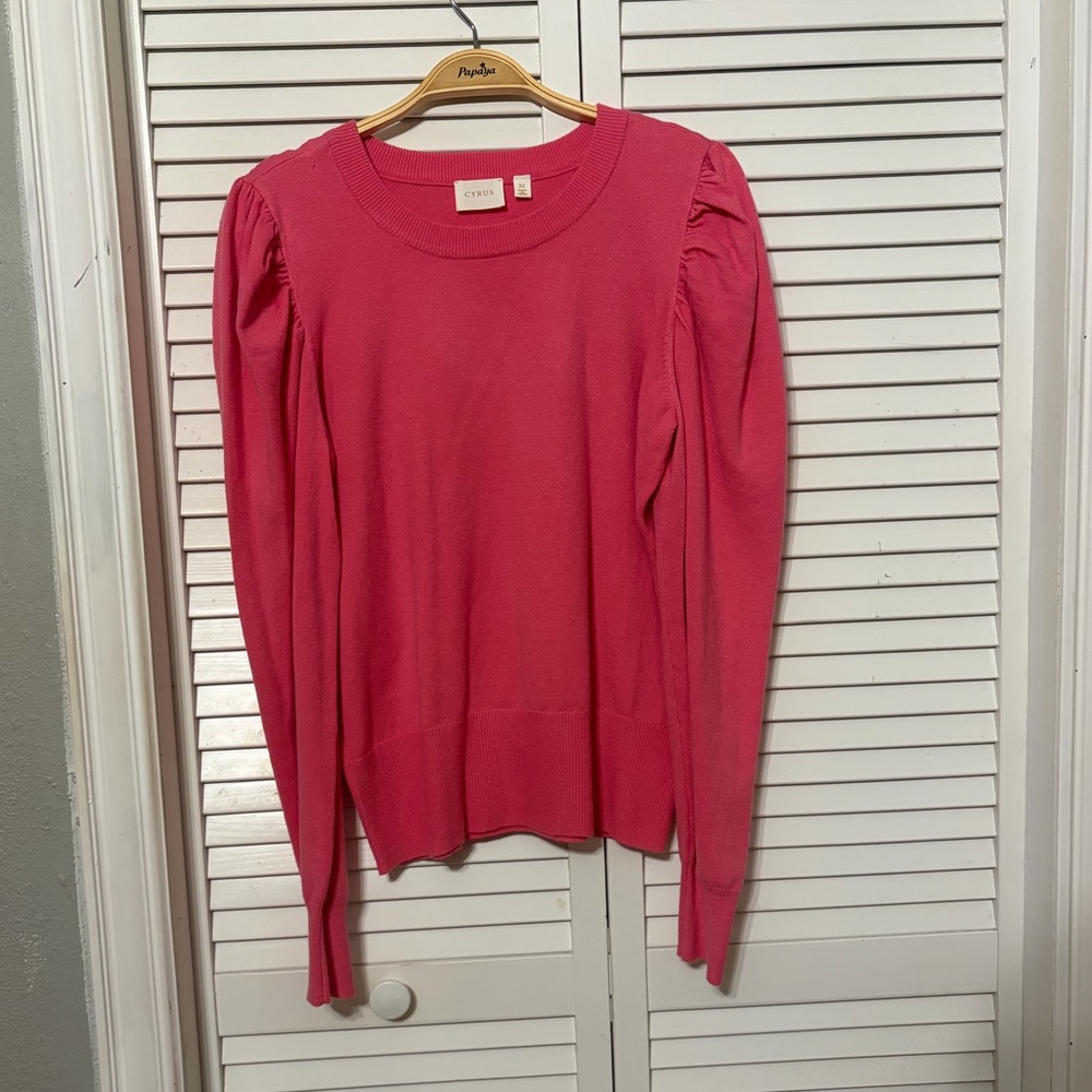 NWOT Cyrus Women's Vibrant Pink Knit Top